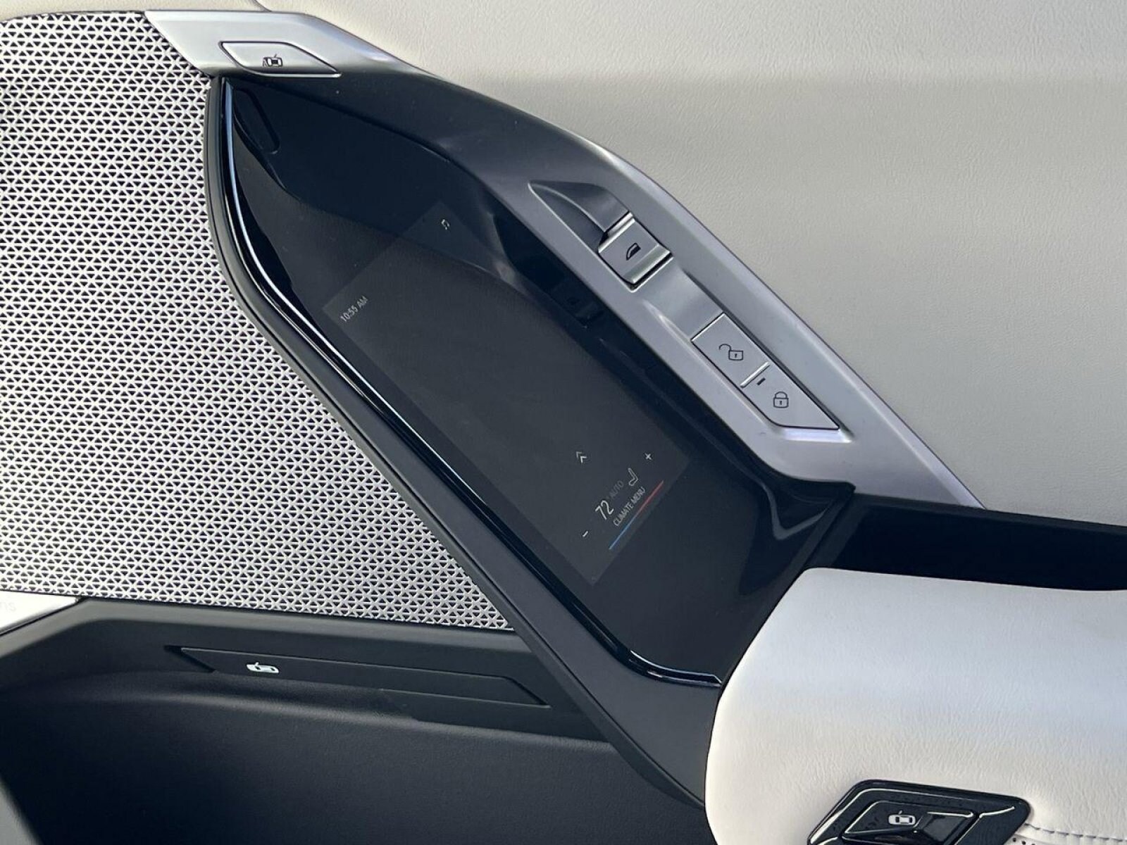 2025 BMW i7 50 - Photo 32