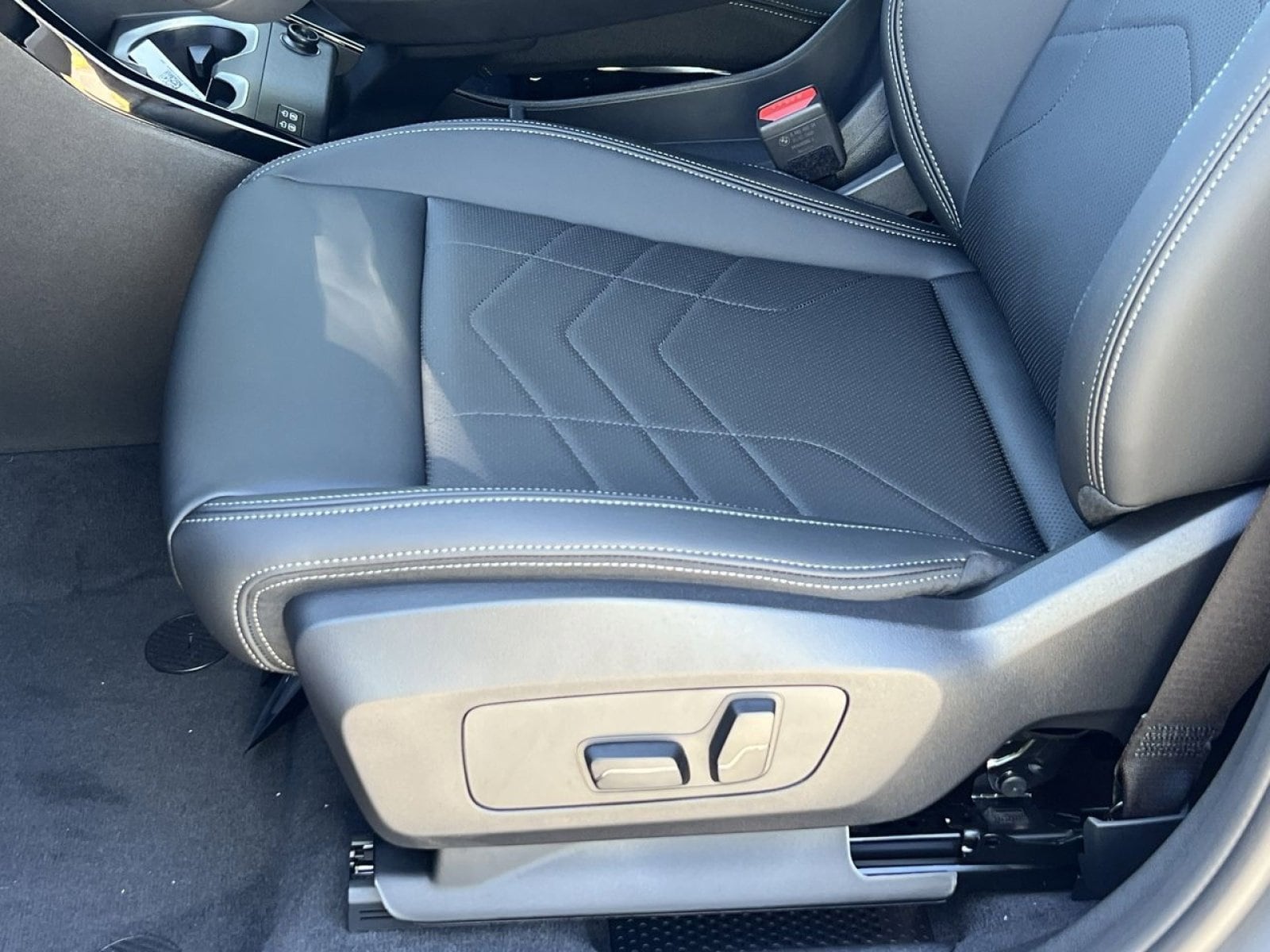 2026 BMW X2 28i - Photo 11