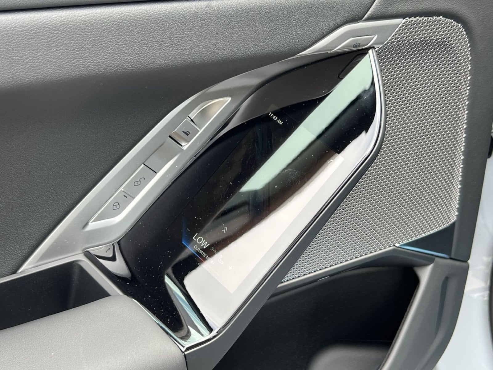 2025 BMW 7 Series 740i - Photo 32
