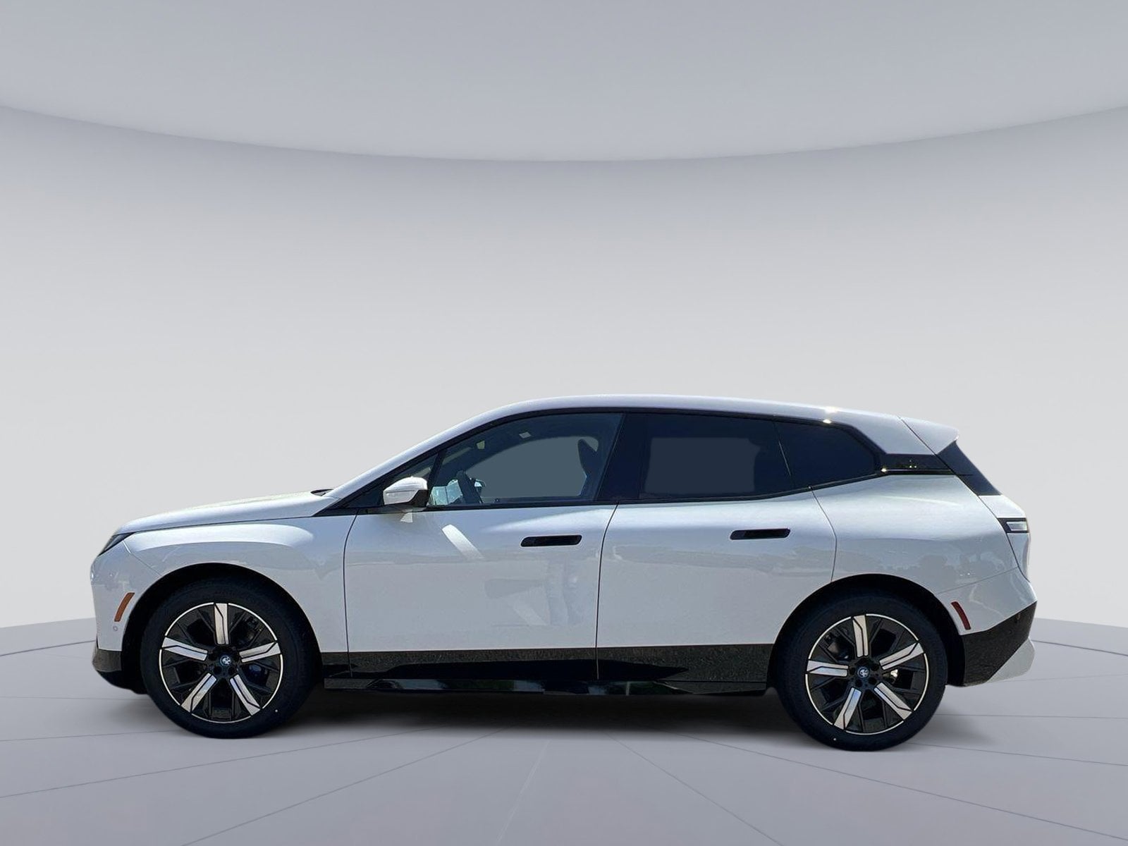 Used 2025 BMW iX Base with VIN WB523CF0XSCU90887 for sale in Richmond, VA