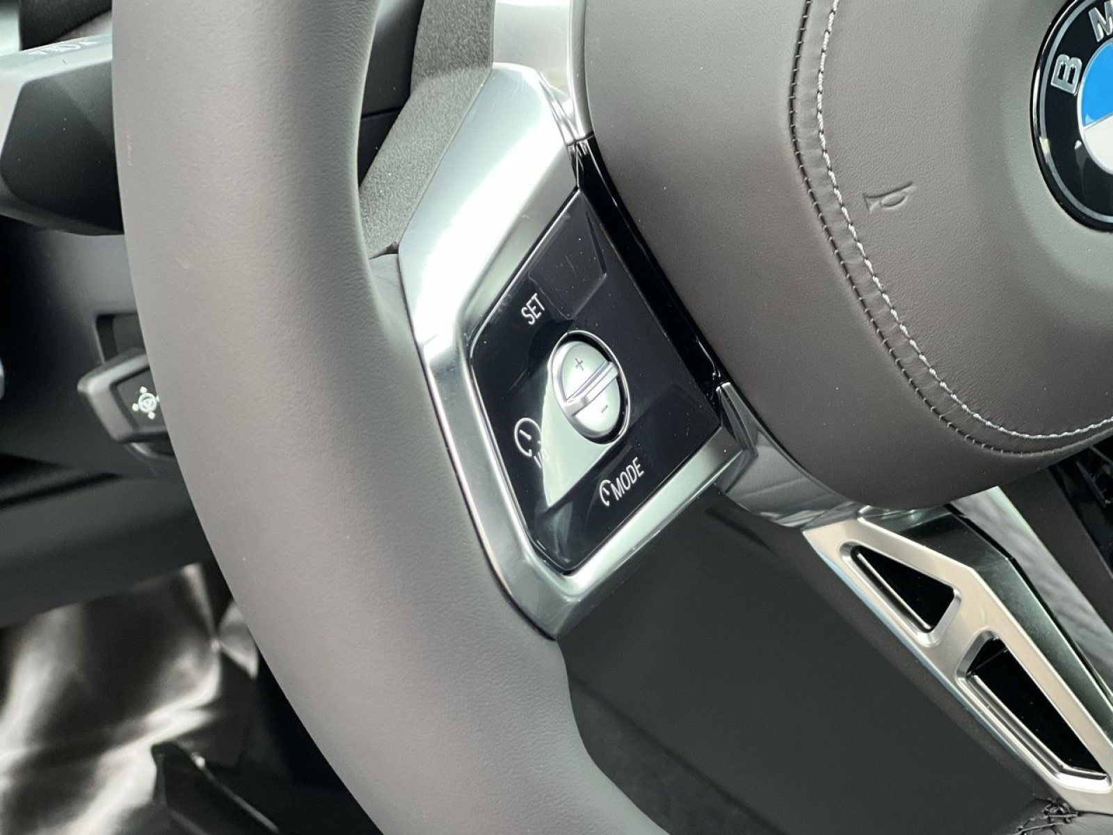 2025 BMW 7 Series 740i - Photo 31