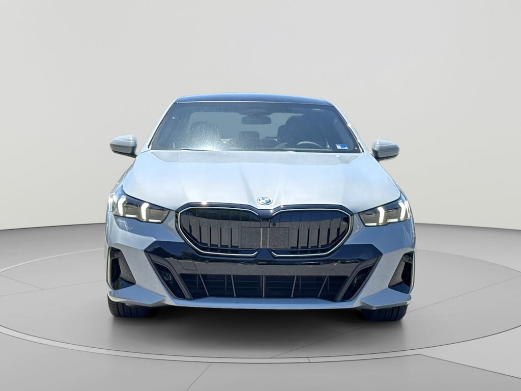 New 2027 BMW 550e xDrive Sedan