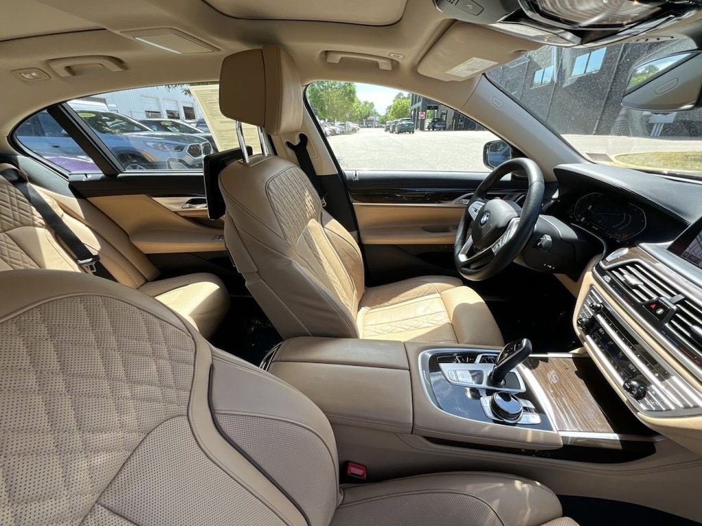 Used 2022 BMW 740i xDrive Sedan