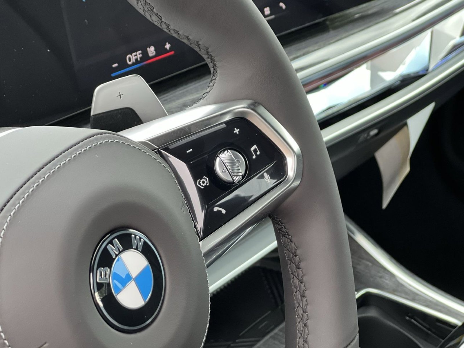 2025 BMW 7 Series 740i - Photo 30