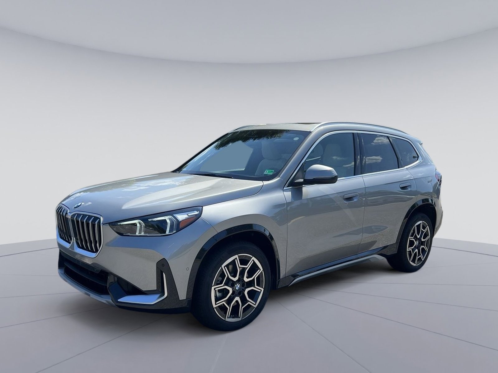 2026 BMW X1 28i's photo