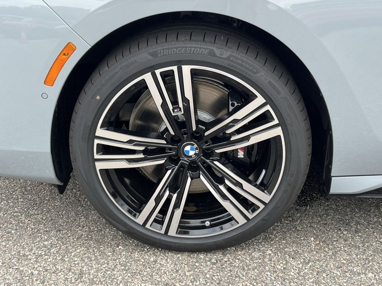 2025 BMW 7 Series 740i - Photo 9