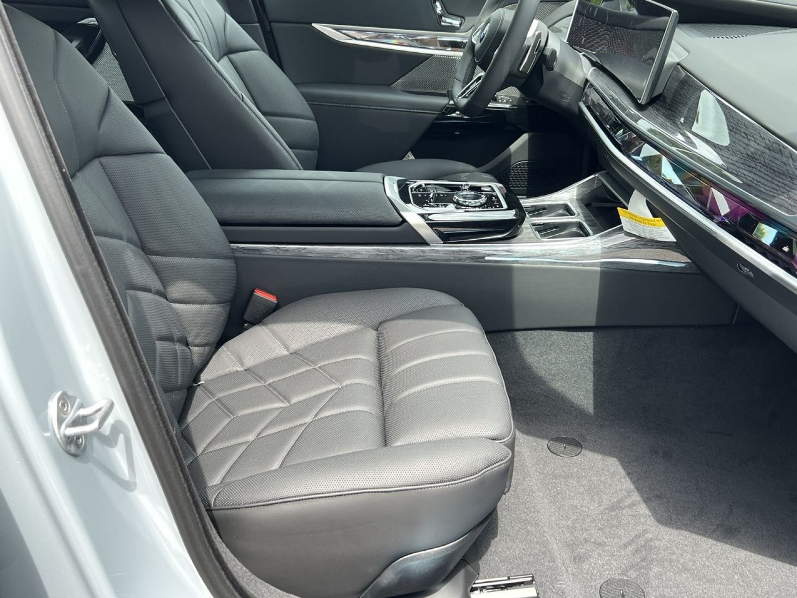 2025 BMW 7 Series 740i - Photo 26