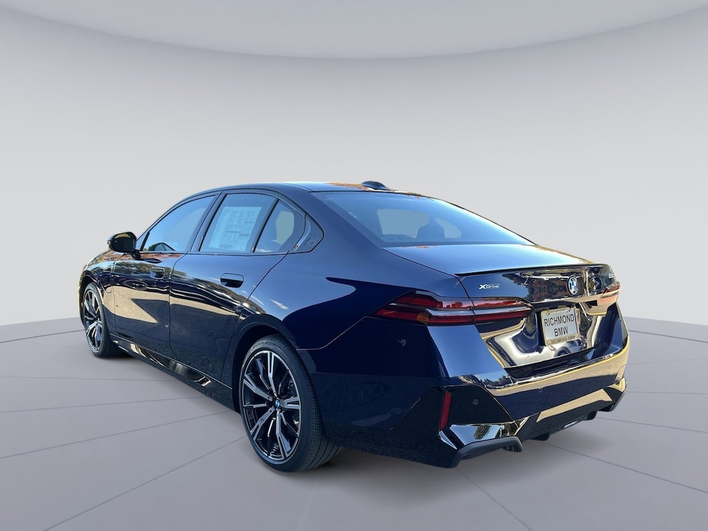 New 2026 BMW 550e xDrive Sedan