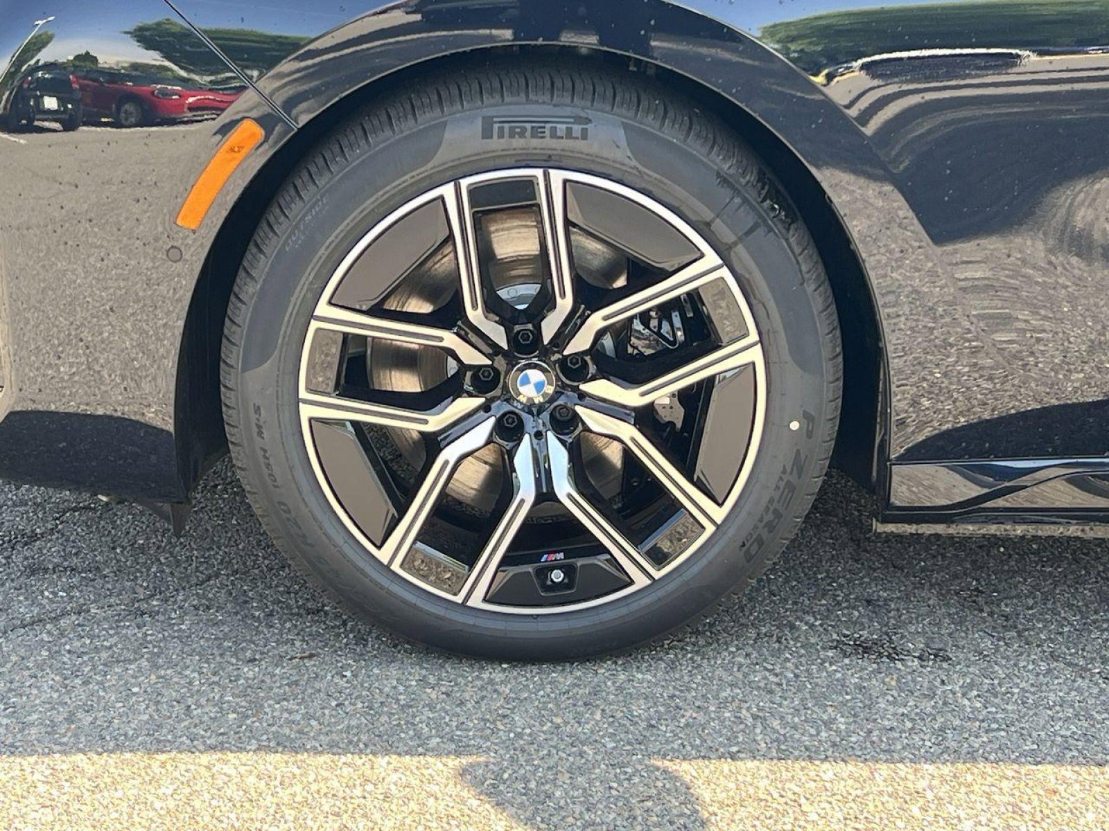 2025 BMW i7 50 - Photo 9