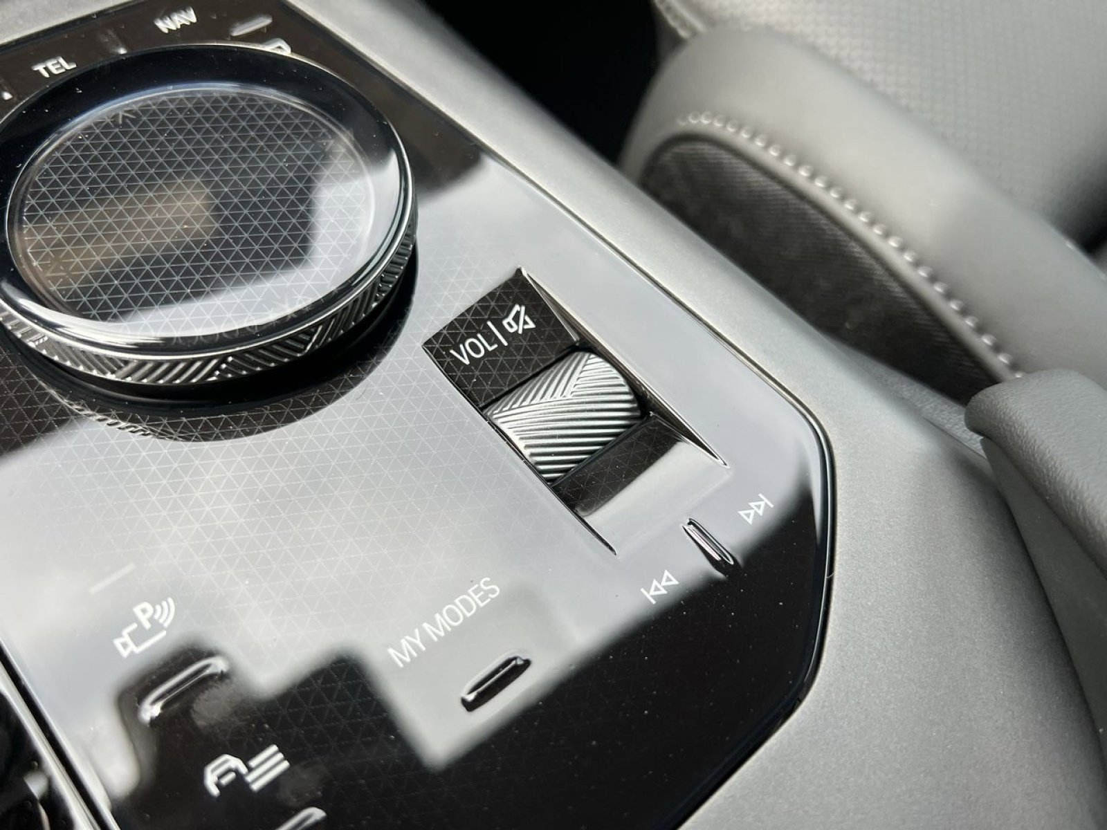 2026 BMW X3 30 - Photo 15