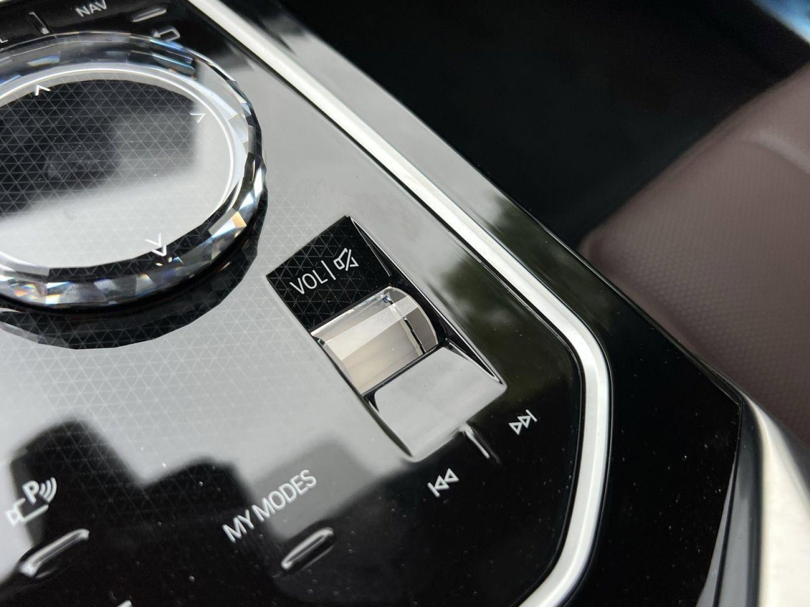 2025 BMW i7 50 - Photo 15