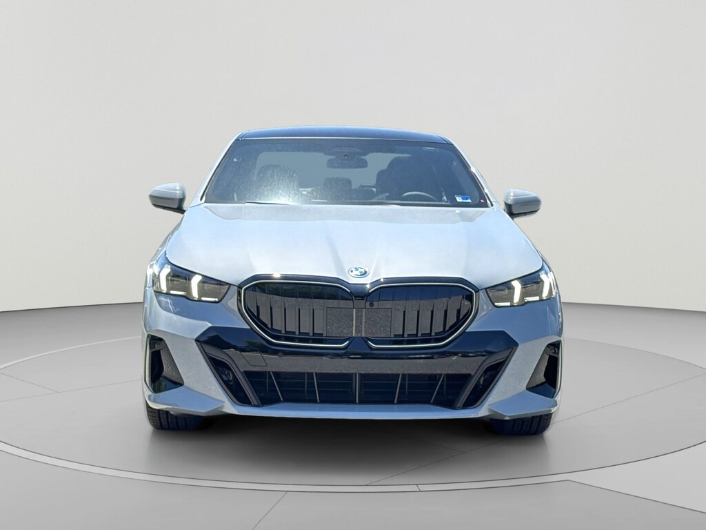 New 2027 BMW 550e xDrive Sedan