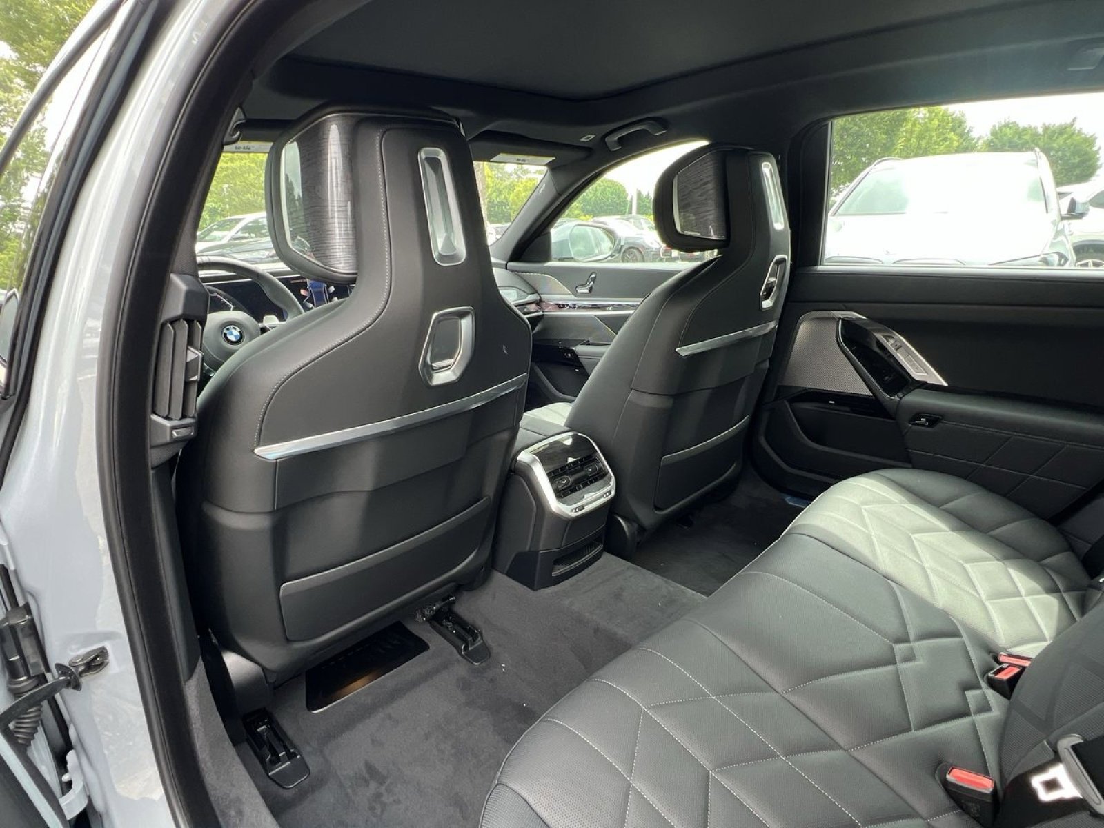 2025 BMW 7 Series 740i - Photo 23