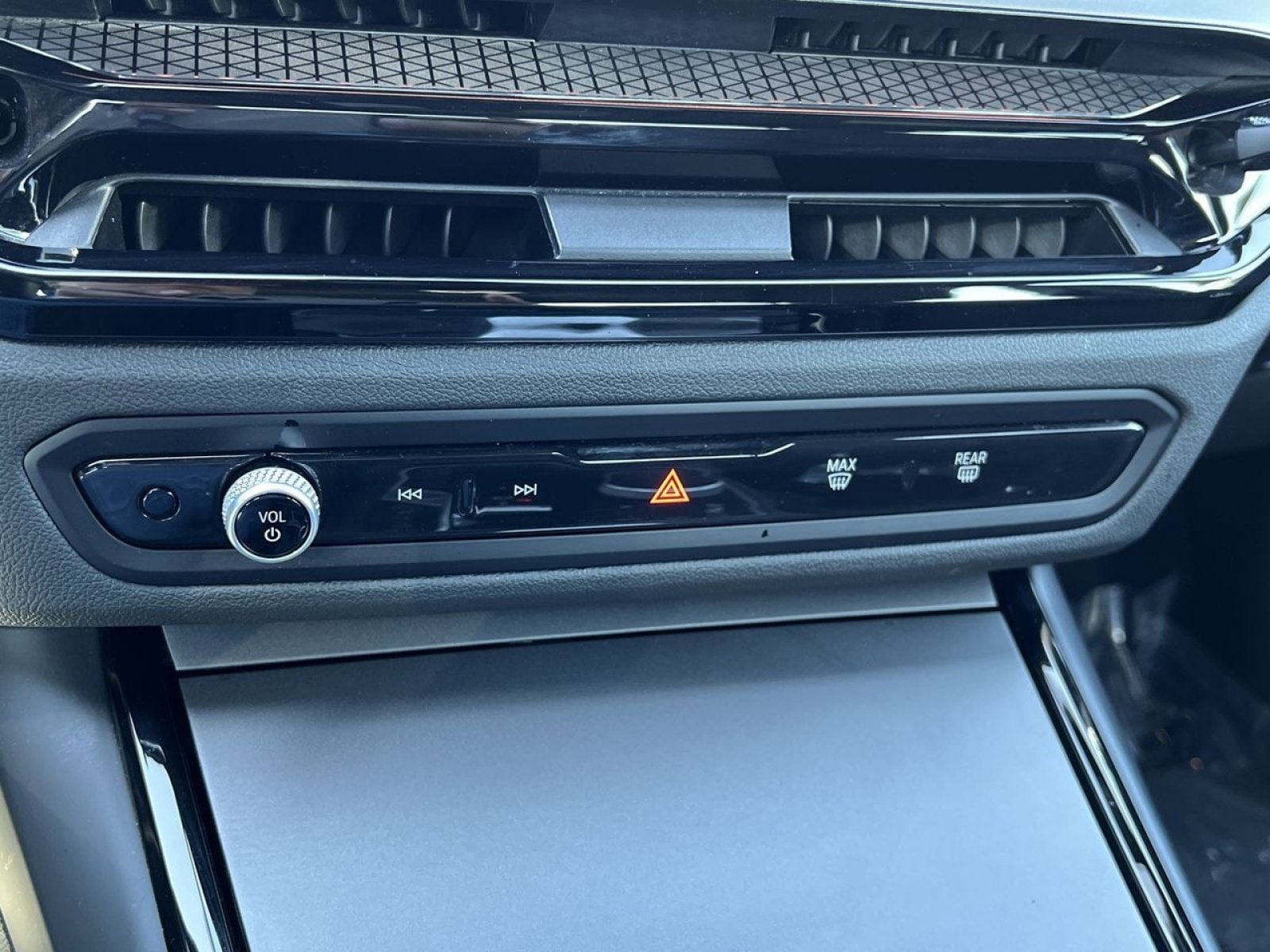 2025 BMW 2 Series 230i - Photo 19