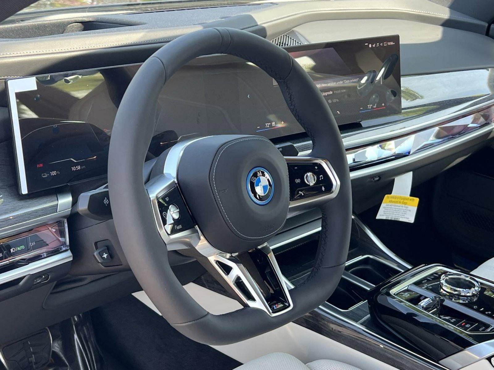 2025 BMW i7 50 - Photo 13