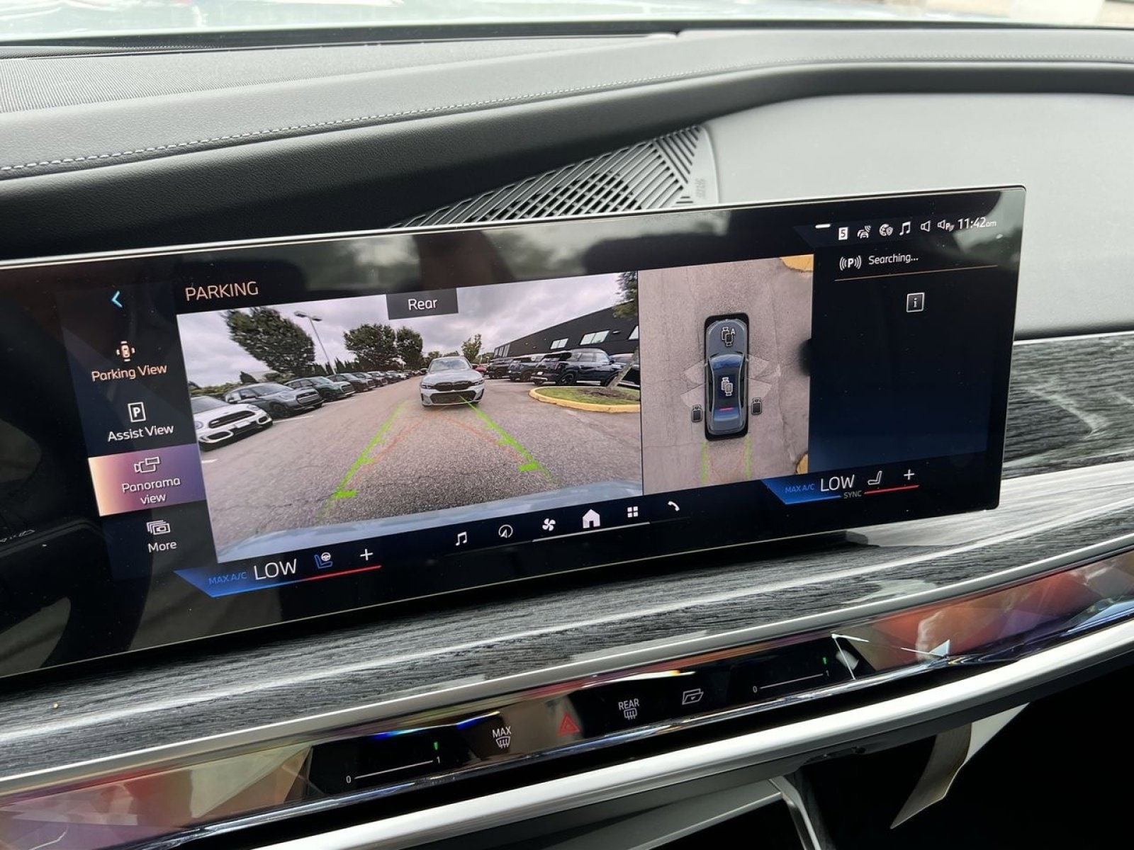 2025 BMW 7 Series 740i - Photo 16
