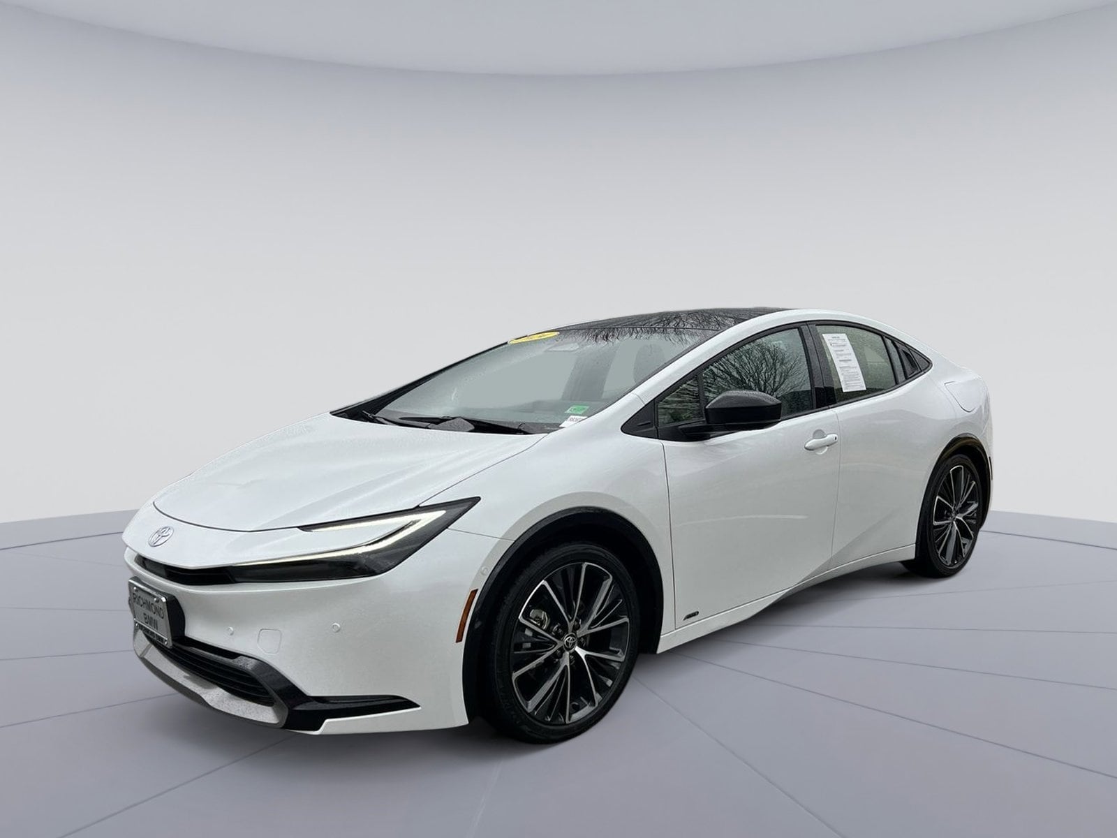 2024 Toyota Prius Limited's photo