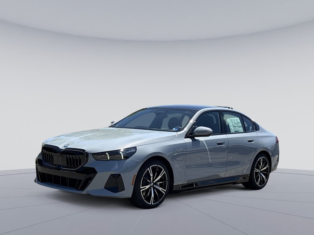 New 2027 BMW 550e xDrive Sedan