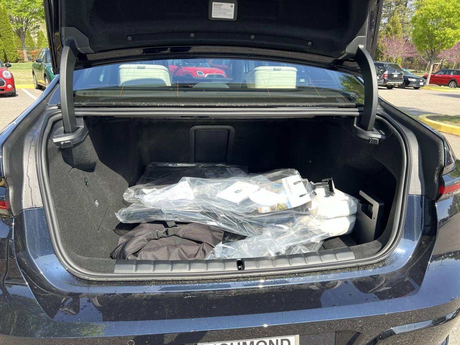 2025 BMW i7 50 - Photo 24