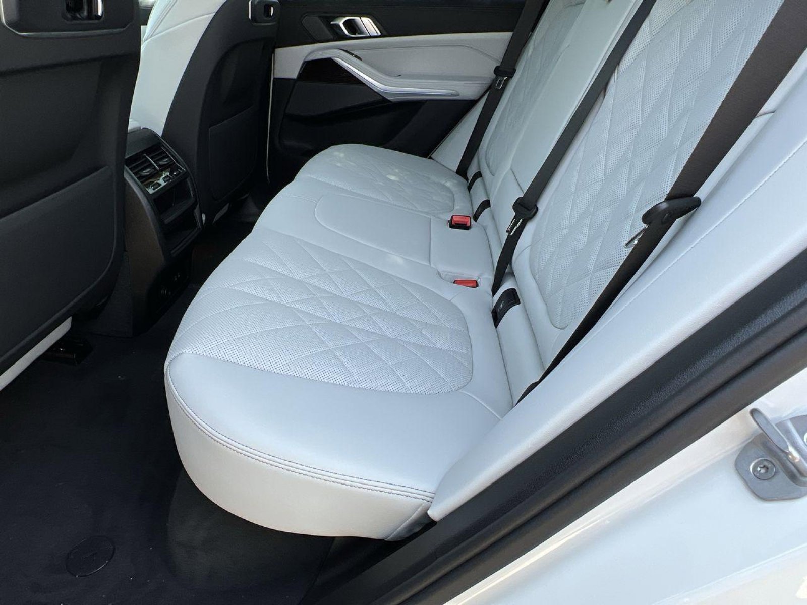 2026 BMW X5 50e - Photo 22