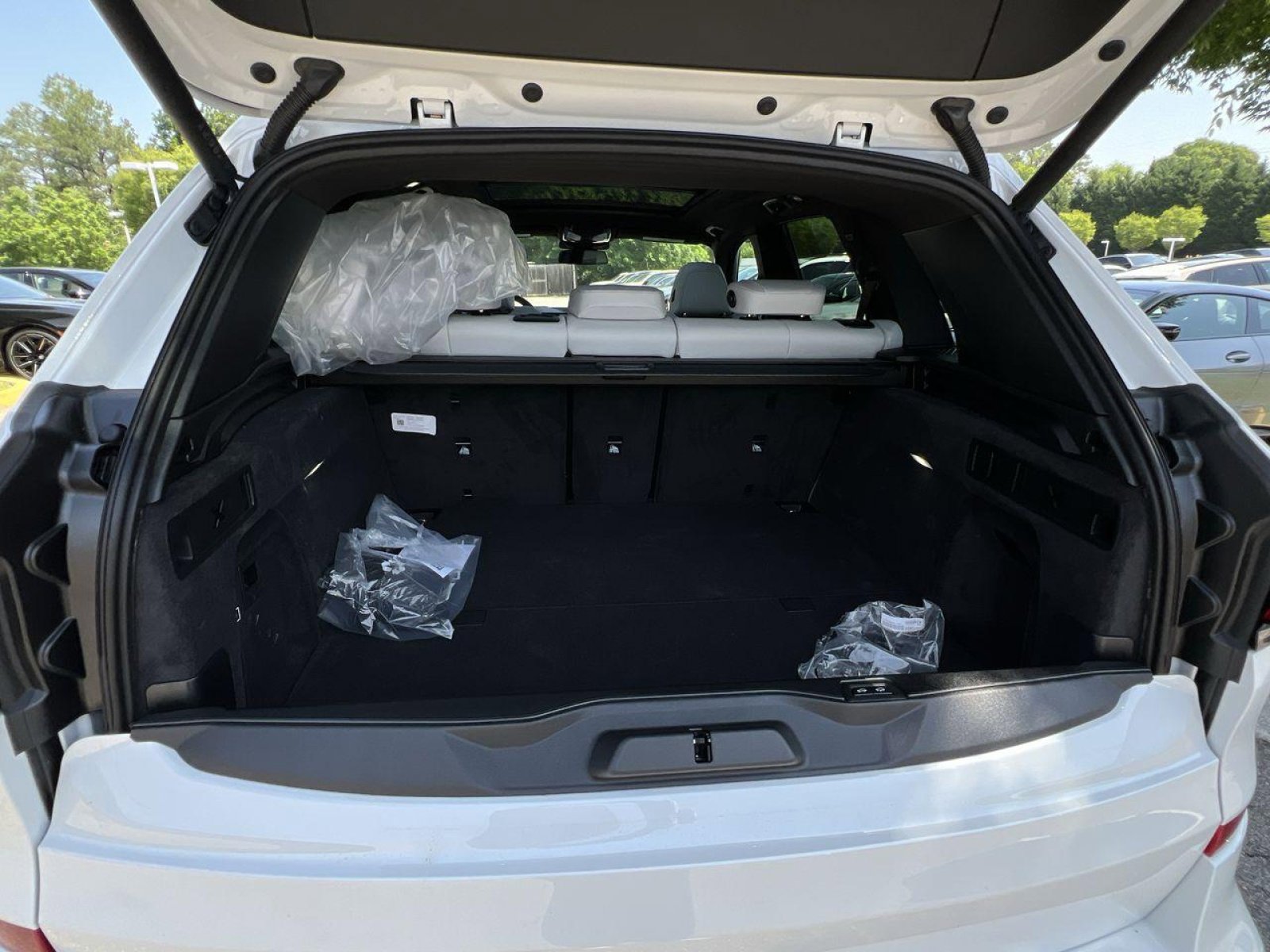 2026 BMW X5 50e - Photo 24