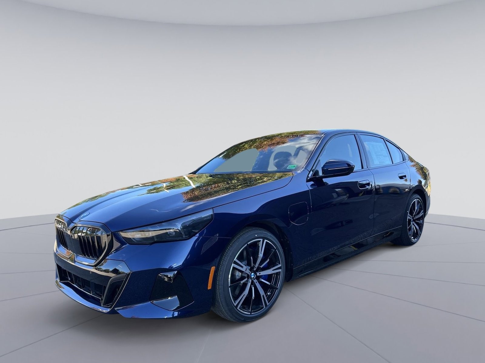 2026 BMW 5 Series 550e's photo