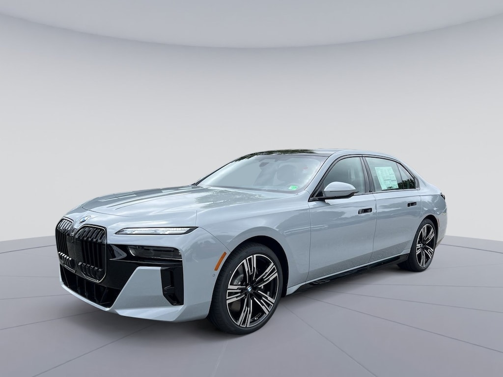 New 2025 BMW 740i xDrive Sedan