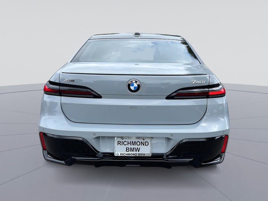 New 2025 BMW 740i xDrive Sedan