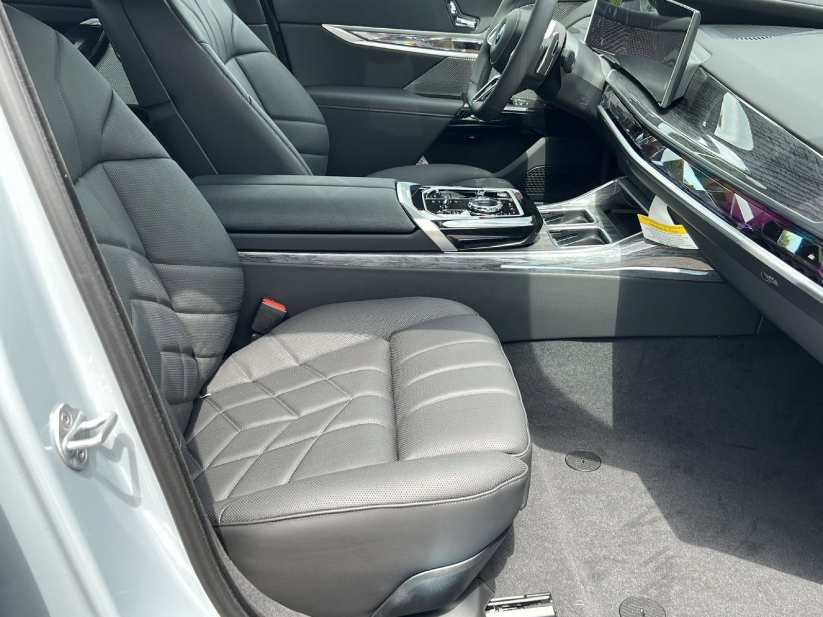 2025 BMW 7 Series 740i - Photo 26