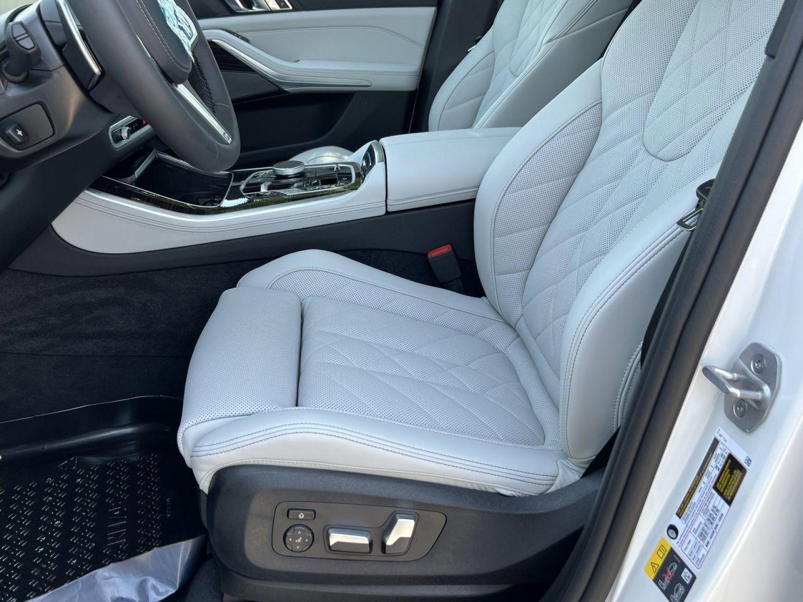 2026 BMW X5 50e - Photo 10