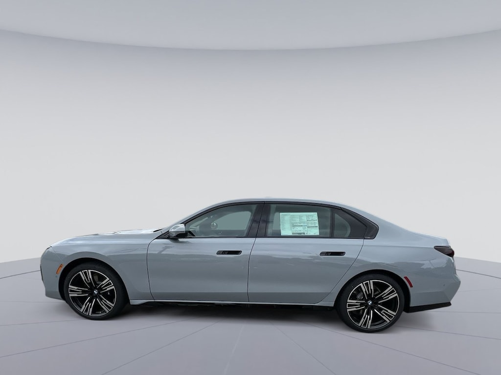 New 2025 BMW 740i xDrive Sedan