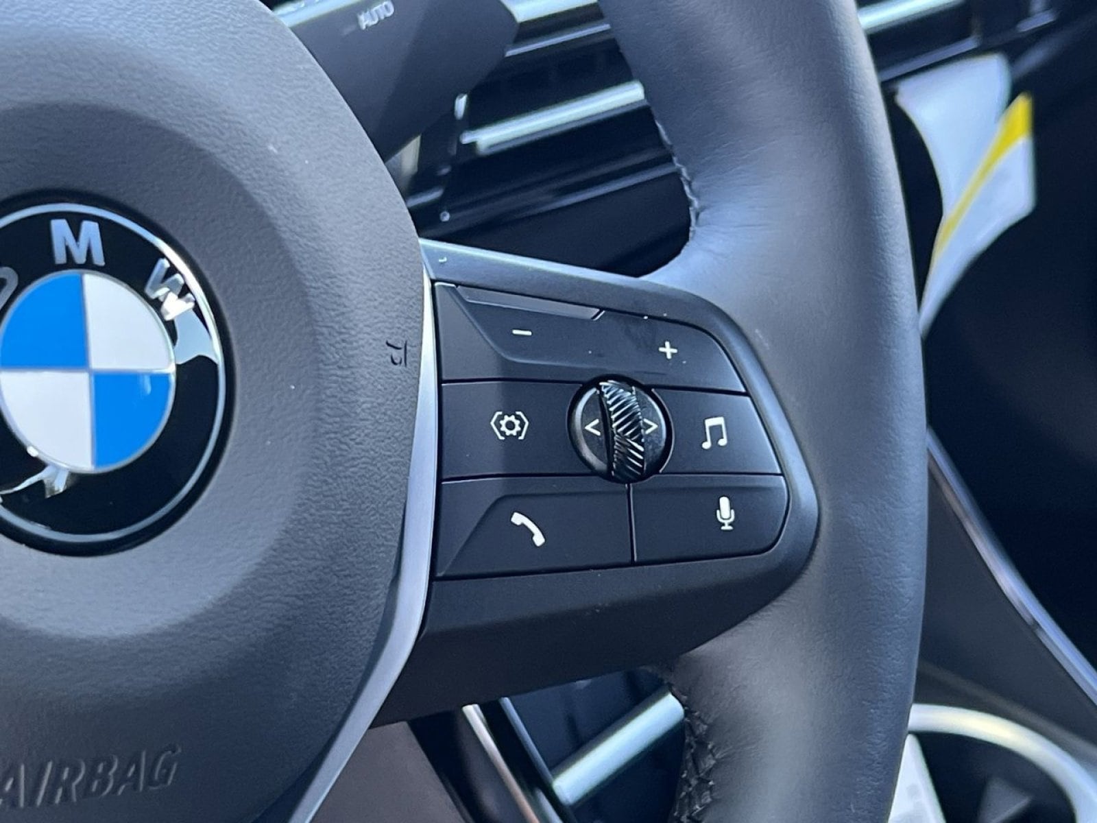 2026 BMW X2 28i - Photo 29