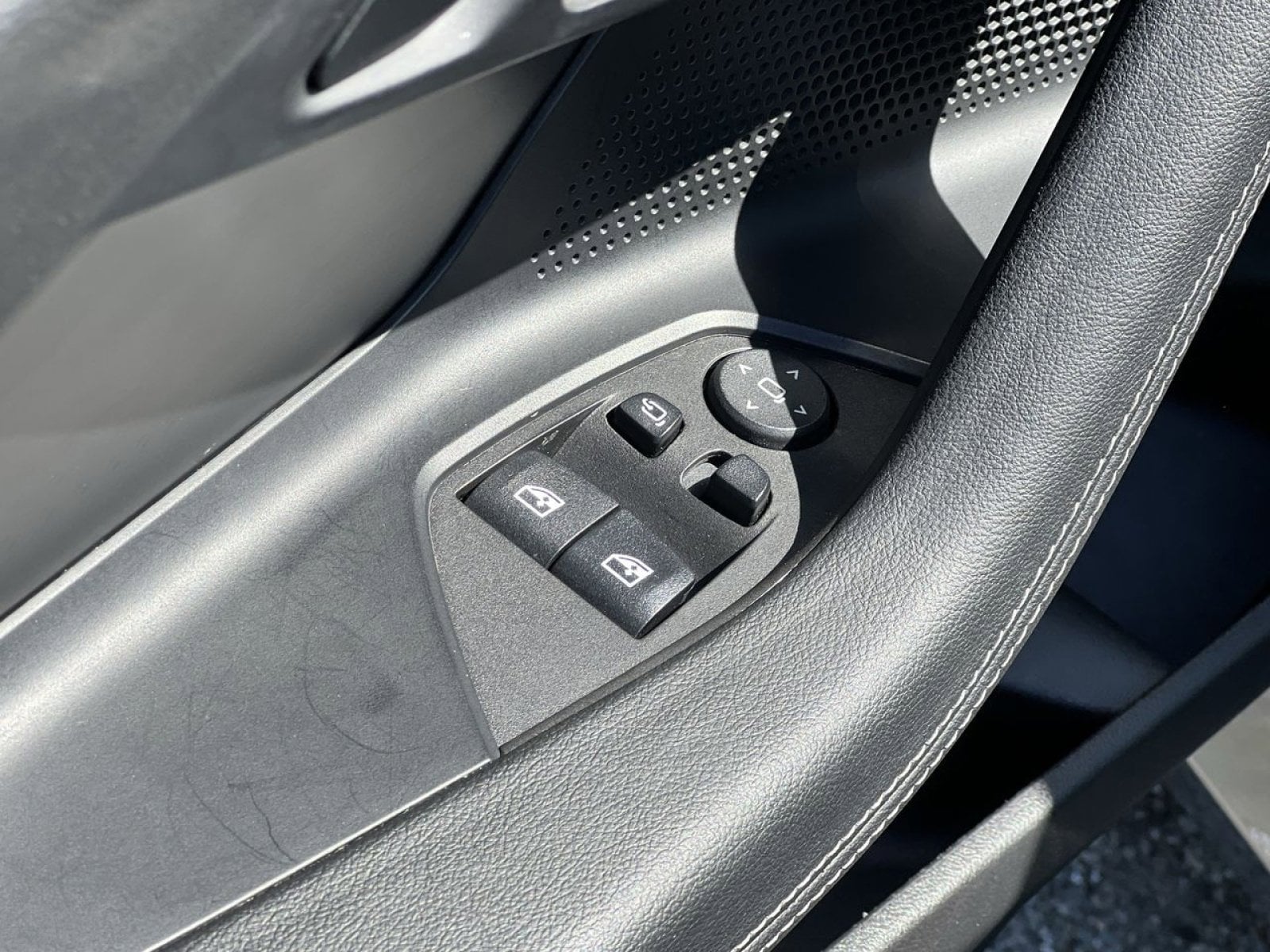 2025 BMW 2 Series 230i - Photo 16