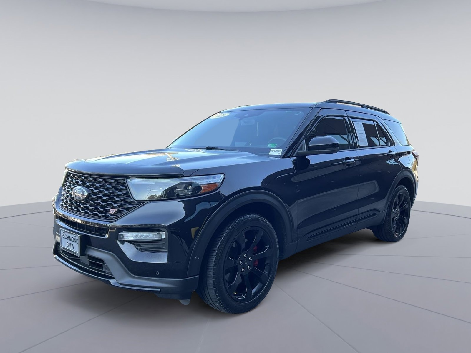 2021 Ford Explorer ST's photo