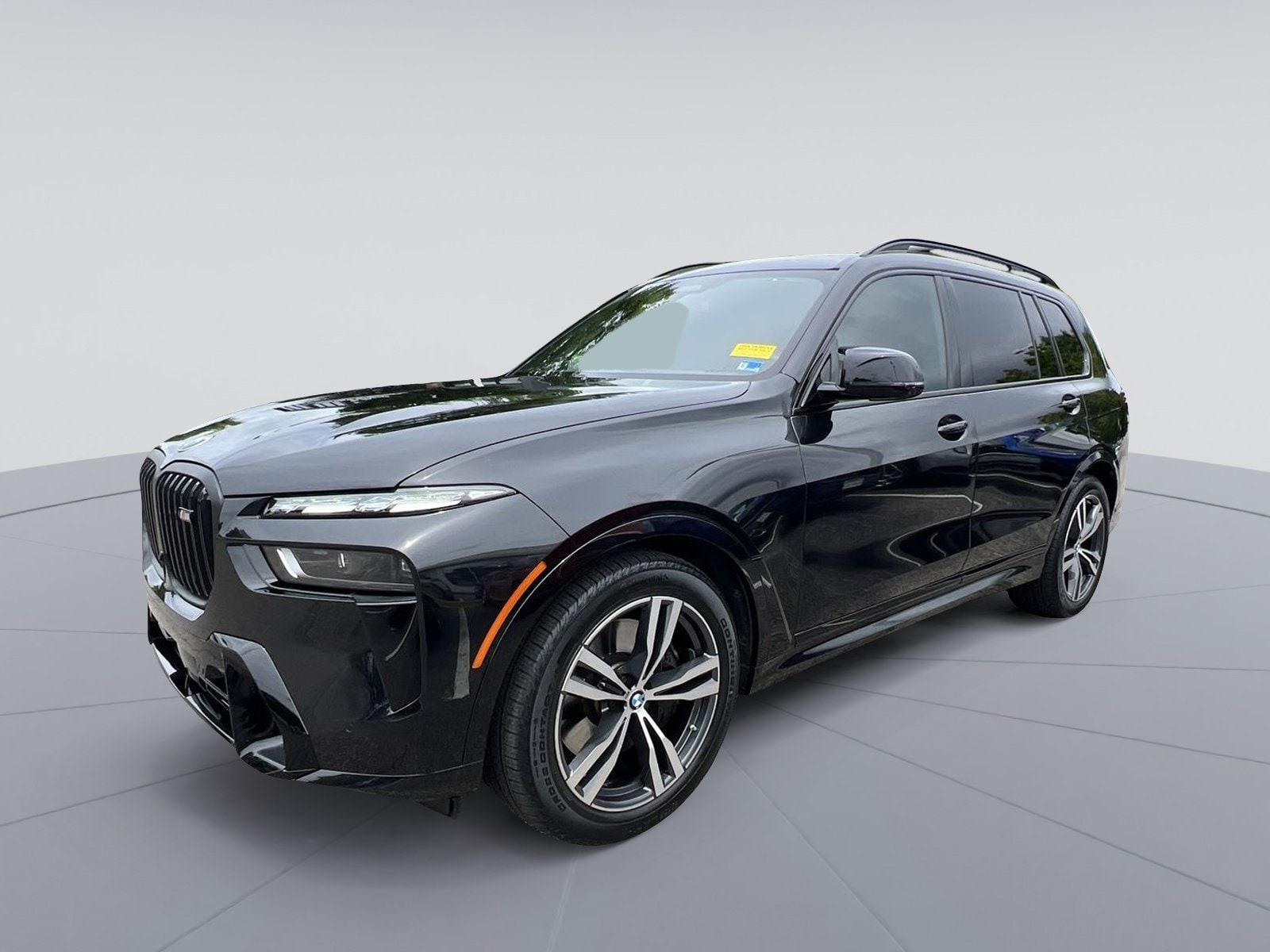 2025 BMW X7 M60i's photo