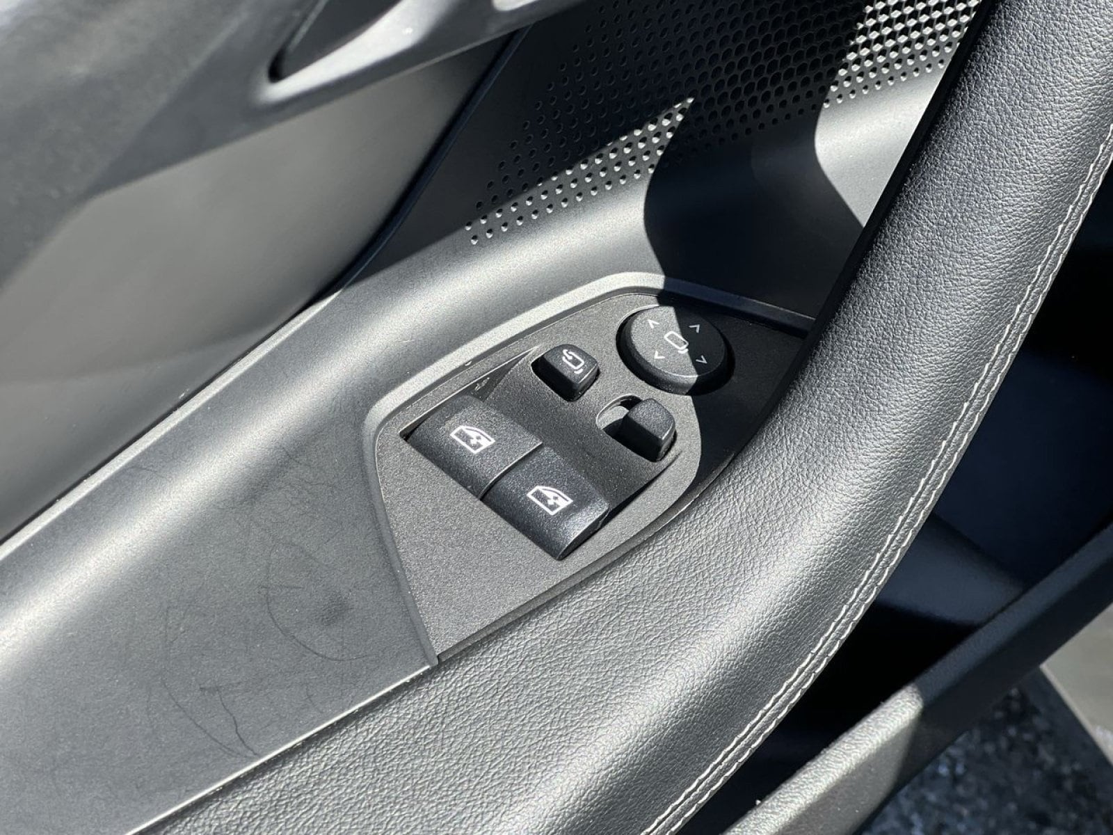 2025 BMW 2 Series 230i - Photo 16