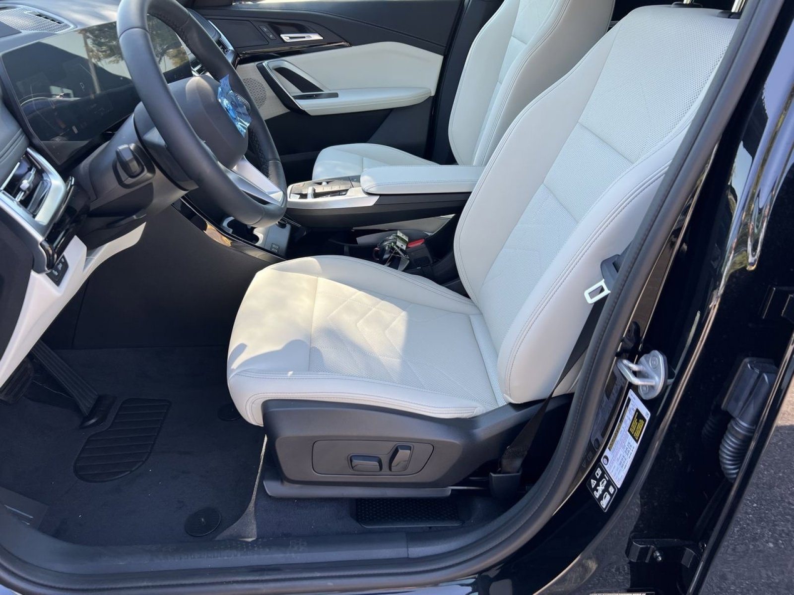 2026 BMW X1 28i - Photo 10