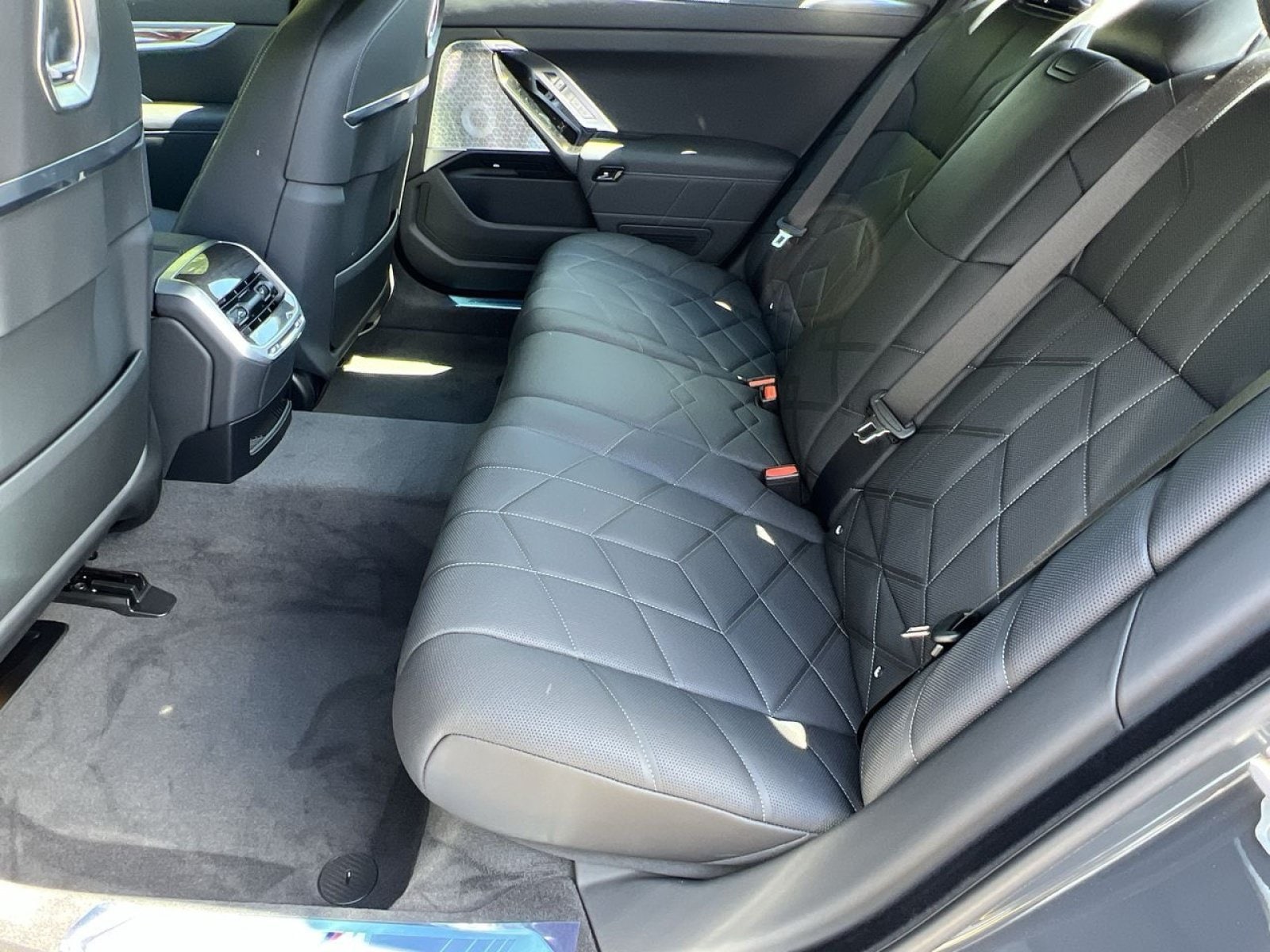 2026 BMW i7 60 - Photo 22