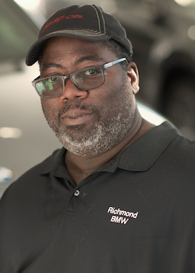 Staff member Ronnie Minor from ID_5ab38ddb5afd