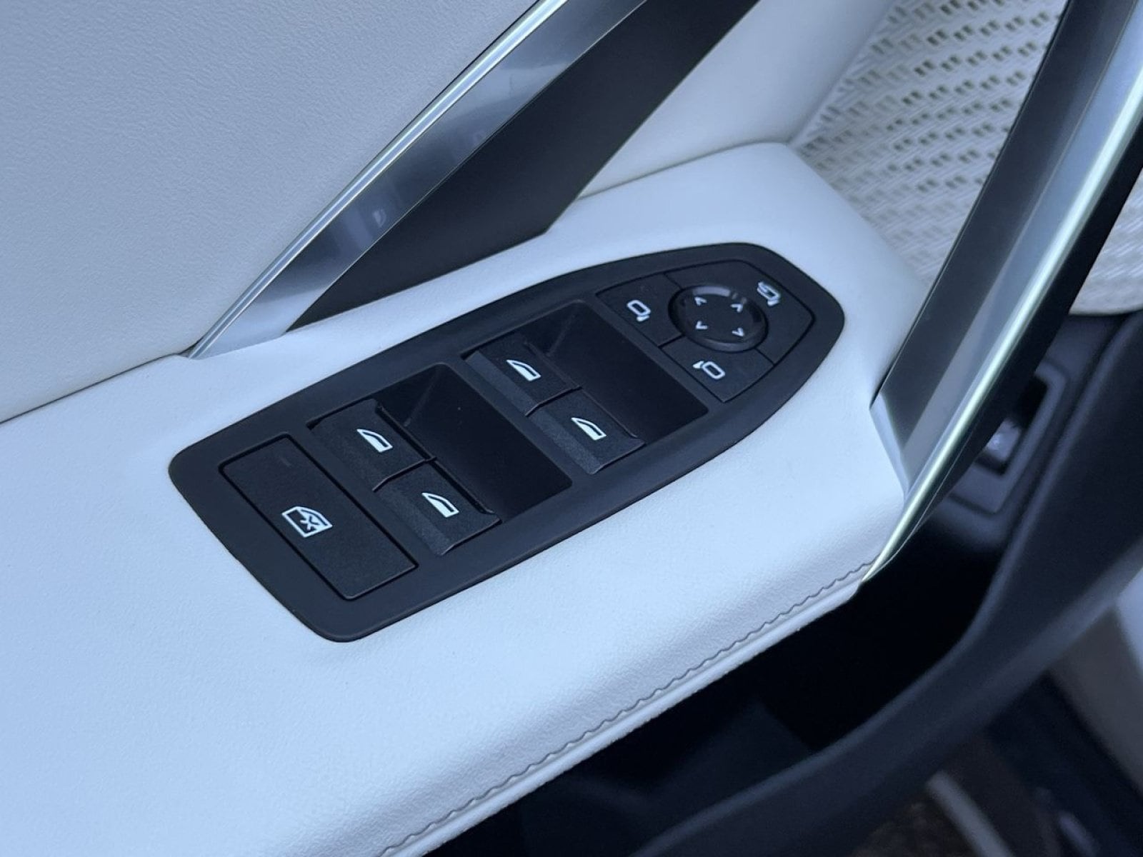 2026 BMW X1 XDrive28i - Photo 12