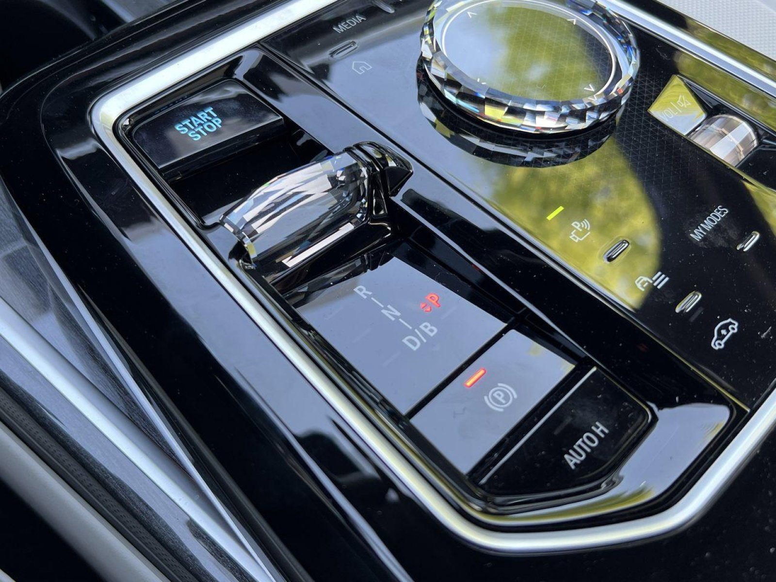 2025 BMW i7 50 - Photo 19