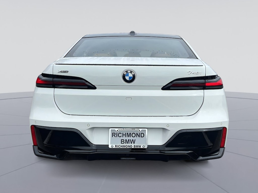 New 2026 BMW 740i xDrive Sedan
