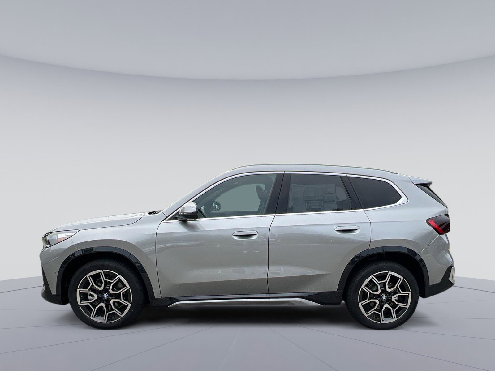 2025 Bmw X1 XDrive28i photo 2