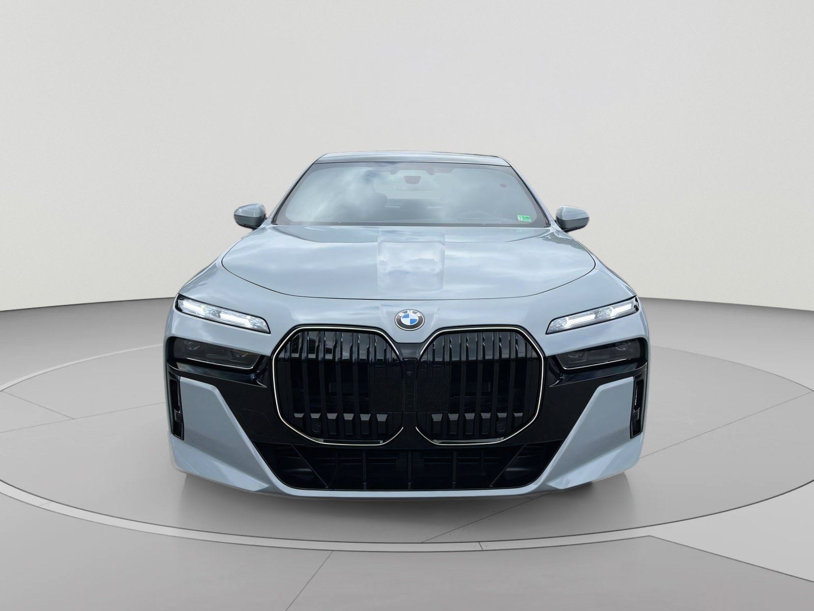 2025 BMW 7 Series 740i - Photo 8