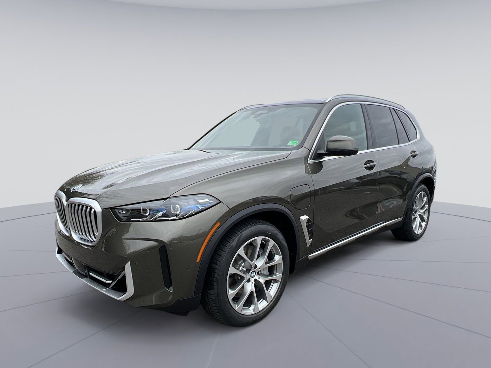 2026 BMW X5 50e's photo
