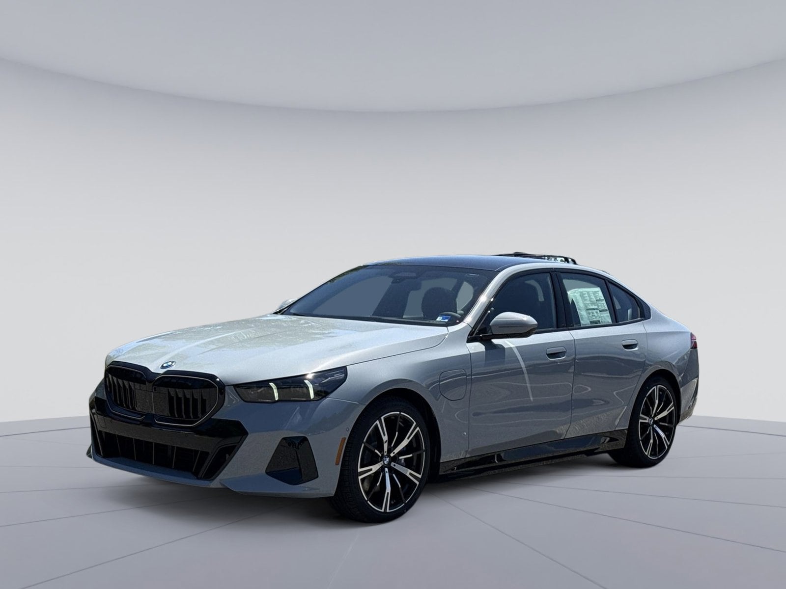 2027 BMW 5 Series 550e xDrive Sedan's photo