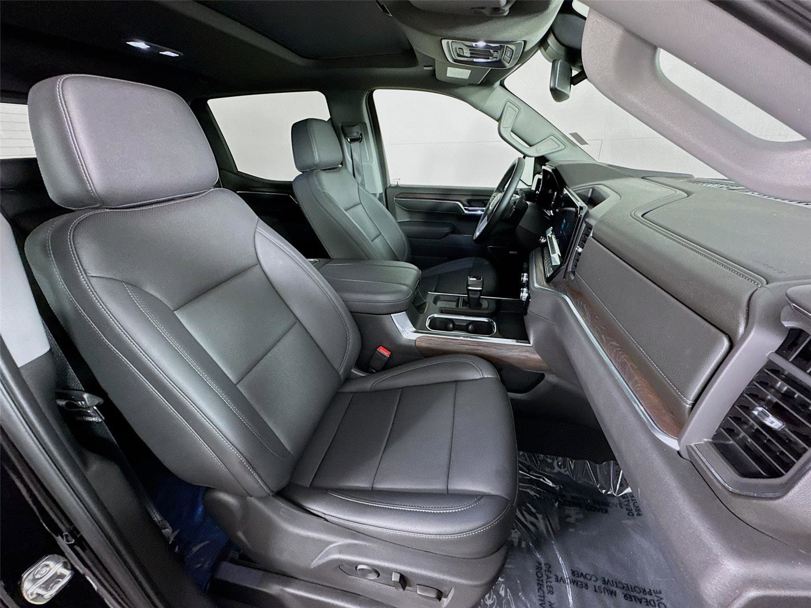 2025 GMC Sierra 1500 SLT - Photo 29