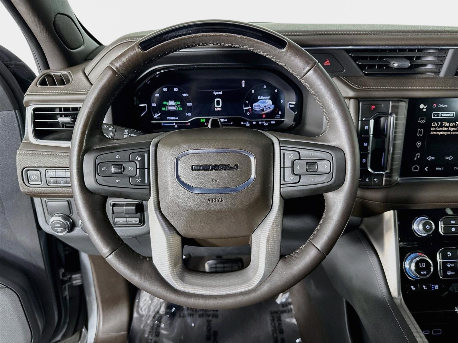 2024 GMC Yukon Denali - Photo 12