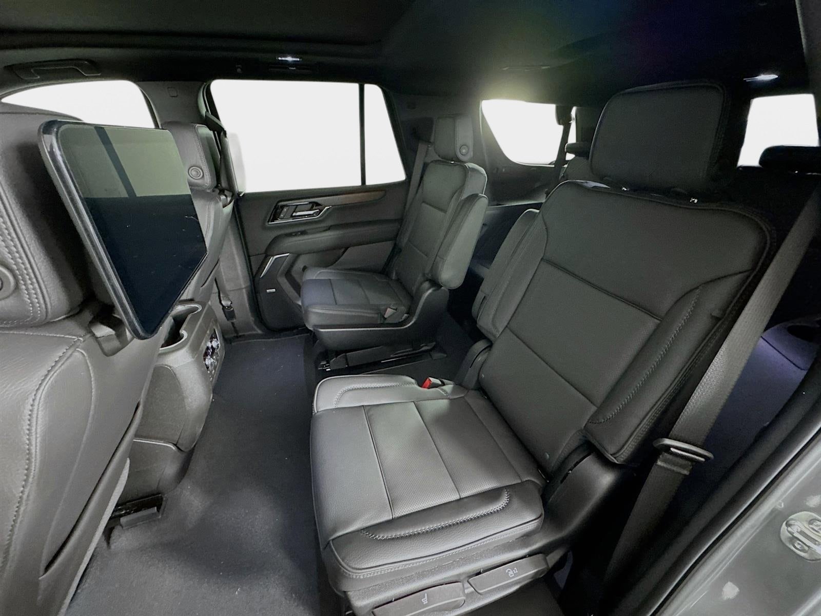 2026 GMC Yukon Denali - Photo 24