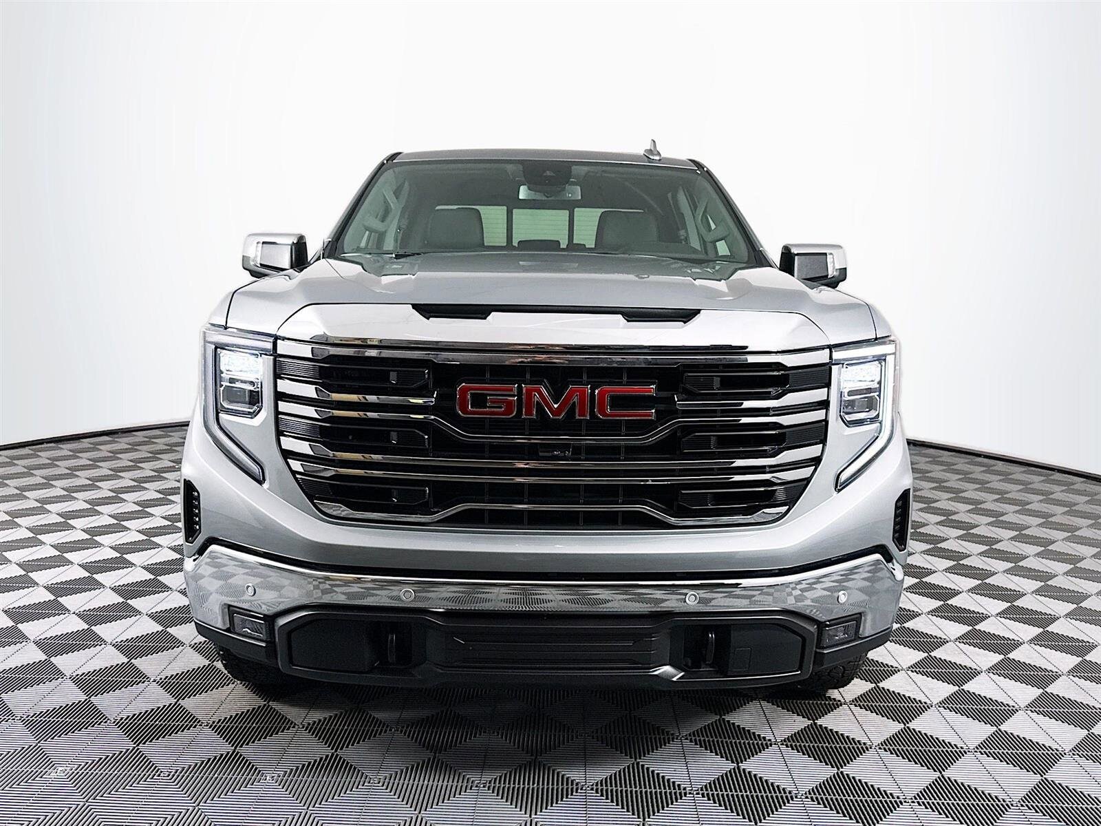 2026 Gmc Sierra 1500 SLT photo 2